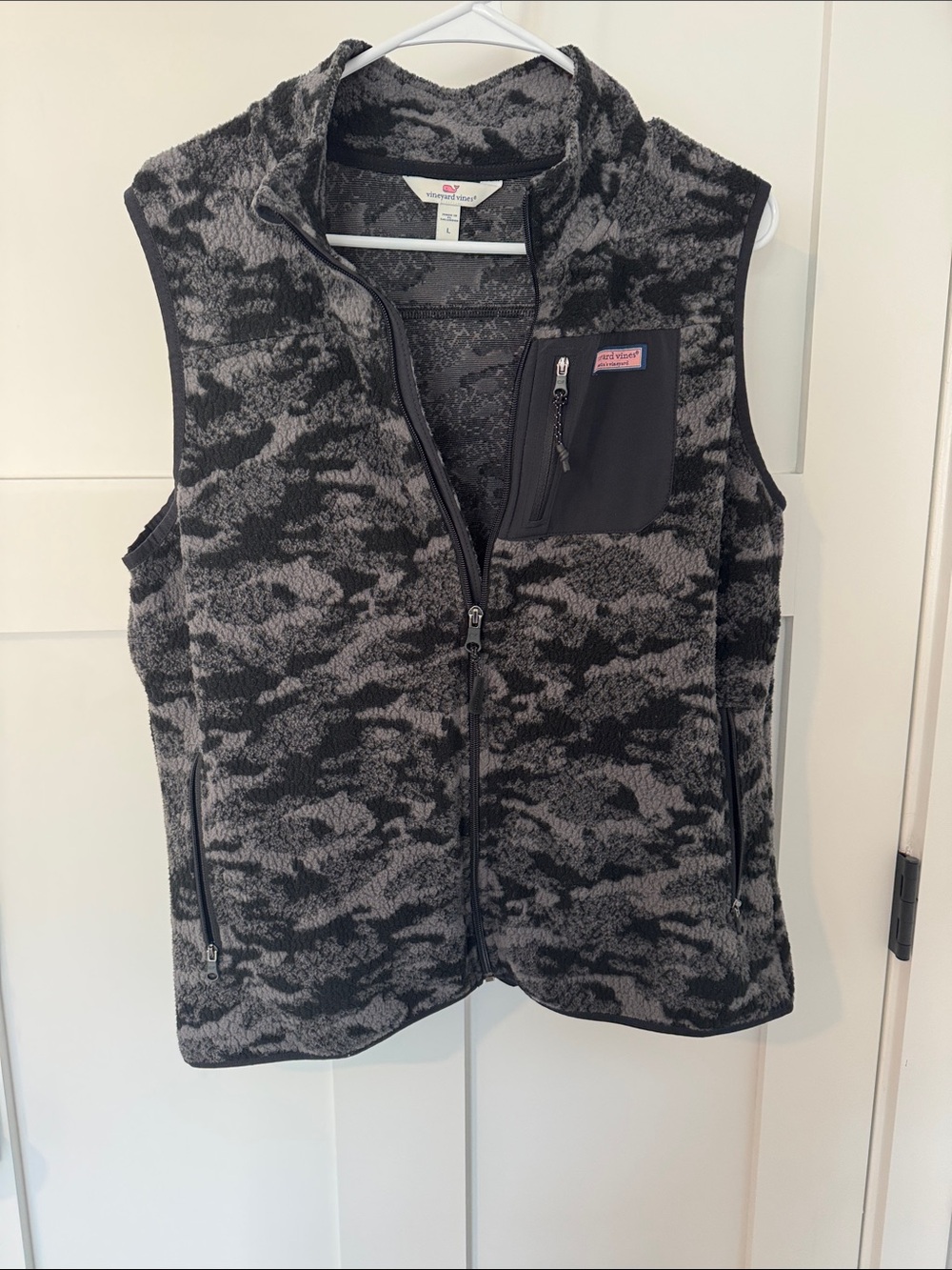 Vineyard Vines Black & Gray Camo Sherpa Vest